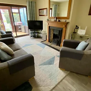 Grove Bungalow, Eastwood, Situated In Quiet Cul-de-sac Leigh-on-Sea